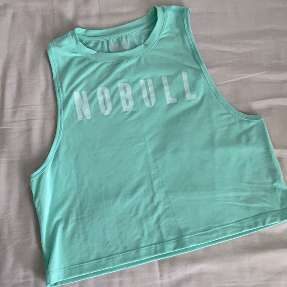 Nobull crop in aqua
